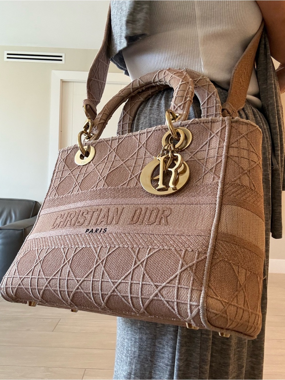 Dior Lady Dior Tote in Dusty Pink with Gold Hardware - Picture 14 of 15
